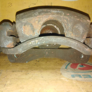 Суппорт Daewoo J150/J190 Nubira перед, прав