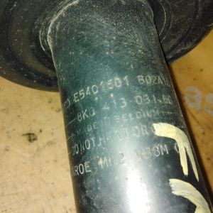 Стойка Audi B8/8K2/8T3 A4 CDHB перед, прав 1.8 TFSI в сборе 8K0413031BG