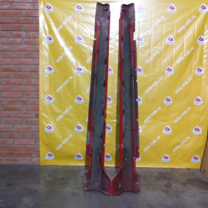 Накладка на порог Volvo S60/V60 FS/FW '2010- L+R пара (дефект, царапины, на левом сломано одно крепл.) 39811908