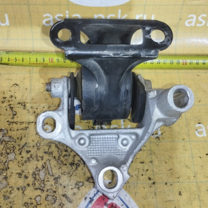 Подушка двигателя Honda D15B/D17A Civic ES1/EU1/ES3/EU3 2WD CVT + кронштейн С ТРЕЩИНОЙ перед, прав 50805-S5A-992 + 50825-S5A-990