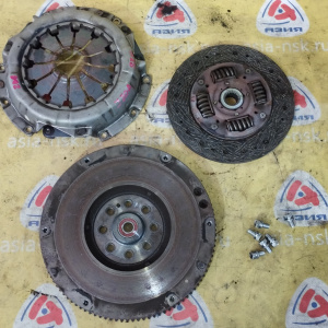 Маховик Suzuki J20A SX4 YB41S m/t + корзина 22100-80J01 ( диаметр диска 215 мм. )