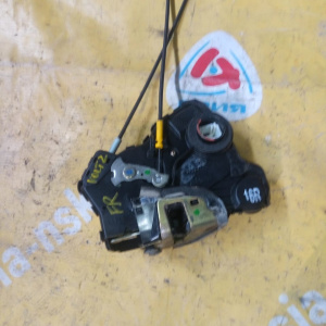 Замок двери Toyota ZZE136 Voltz перед, прав