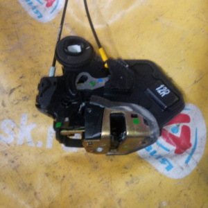 Замок двери Toyota ZZE136 Voltz зад, прав
