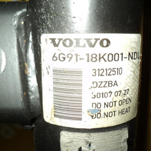 Стойка Volvo BW/BZ V70 B5254T6/B5254T '2007-2015 перед, лев жёлтая/синяя/жёлтая Marked 31 6G91-18K001-NDL 31212510 31317817