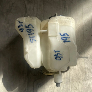 Бачок омывателя Toyota #T19# с расширителем 060351-691
