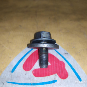 Болт шкива коленвала Toyota Corolla 1ZZ/3ZZ/4ZZ ключ на 19