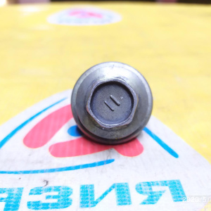 Болт шкива коленвала Toyota Corolla 1ZZ/3ZZ/4ZZ ключ на 19