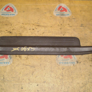 Накладка на порог салона Toyota Mark II GX90 зад, прав 67917-22080