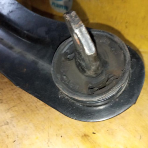 Ступица Ford CAP Focus 2 зад, лев без суппорта и диска 1355136