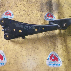 Рычаг TOYOTA ACA33, ACA31, ACA32, ACA36, ASA33, ASA38, ASA42, ASA44, AVA44, GSA33, QEA38,ZSA44 зад, прав продольный. 4WD