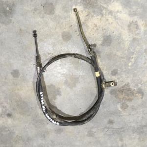 Тросик Ручника Toyota ST190 Corona зад, лев барабан