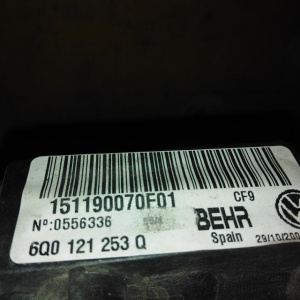 Радиатор охлаждения Volkswagen 9N3 Polo BUD AT AC 6Q0121253Q 6Q0121253R