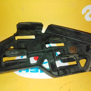 Крепление бампера Volkswagen Polo 9N3 '2005-2009 Направляющий профиль перед, лев 6Q0807183A