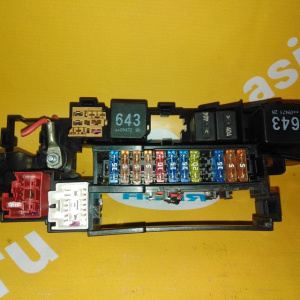 Блок предохранителей Audi A4/A5/Q5 B8/8K2/8T3/8RB CDNC спереди +4 реле 643 404 8K0971845A