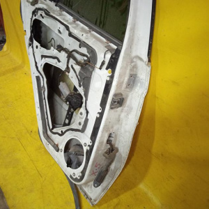 Дверь боковая BMW X5 E53 '2000-2006 зад, лев в сборе (дефект) без ручки 41528256827