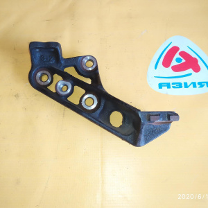 Крепление подушки ДВС Toyota 1SZ Vitz/Platz SCP10 чугун перед, лев 12325-23020