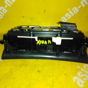 Панель приборов Opel Astra H A04/L35 2H9/Z18XE '2004 1.8L АКПП 260 km/h GL 13184327