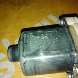 Мотор стеклоподъемника Mercedes C-Class W204/W212 перед, лев A2048200142
