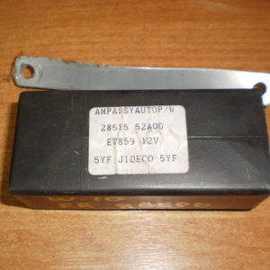 Блок управления дверьми Nissan Avenir W10 перед, прав 28515-52A00