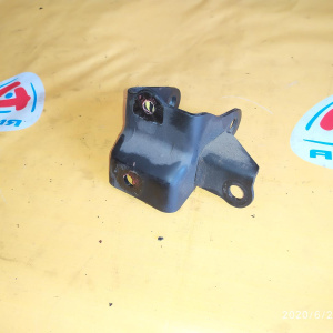 Крепление подушки ДВС Toyota 1AZ-FE RAV4 ACA21 4WD m/t зад. R