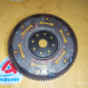 Маховик Suzuki J20A SX4 YB41S a/t диаметр по центрам болтов 212 мм, диаметр отверстия под болт 9 мм. 22620-60G51