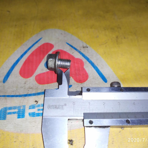 Болт маховика Suzuki 09103-08421 SX4/Swift/Aerio HT51S M13A/M15A/M18A/J20A a/t на гидромуфту ( без напровляющей )