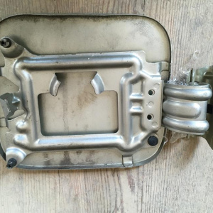 Лючок бензобака Nissan Dualis/Qashqai NJ10