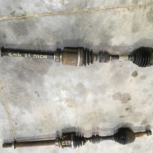 Привод Nissan NJ10 Dualis/Qashqai MR20DE перед, прав 4WD CVT. Дефект внутренего пыльника.