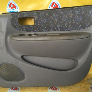 Обшивка двери Toyota Corolla Spacio AE110 перед, прав