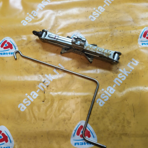 Домкрат Toyota AE101 09111-12130 700 кг.