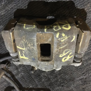 Суппорт HONDA RB1/RB2 Odyssey перед, лев