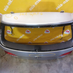 Дверь задняя Volkswagen Golf 6 5K1 '2009-2013 Хэтчбек, вмятины, без стекла.