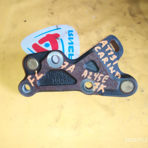 Крепление подушки ДВС Toyota 7A Carina AT191 A245E перед, лев 12325-15060