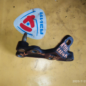 Крепление подушки ДВС Toyota 7A Carina AT191 A245E перед, лев 12325-15060