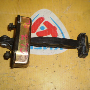 Ограничитель двери Honda Accord CL7 перед, лев