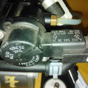 Компрессор подвески Mercedes A2123200404 E-Class W212/S212 Wabco с блоком клапанов