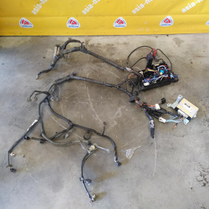Коса ДВС Toyota 7K-E Lite Ace Noah KR42/KR52 2WD/4WD a/t 0372=0370 без привода спид. + комп. 89660-27050 впрыск. С БЛОКОМ ПРЕДОХРАНИТЕЛЯ 82121-28552