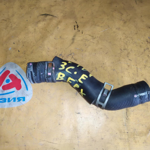 Патрубок  радиатора Toyota 16571-64320 Corolla CE100/CE113 3C-E L в F верх