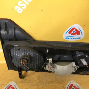 Вставка между стопов TOYOTA Alphard ANH10 58-9 R