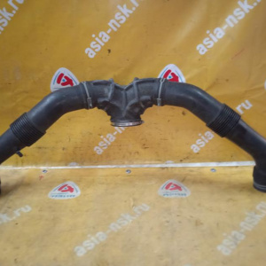 Патрубок воздушного фильтра Volkswagen AXQ Touareg 7LA '2002-2007 4.2L V8 гофра+патрубки VAG 7L6129627