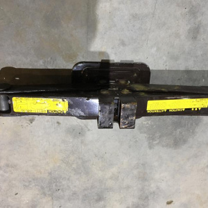 Домкрат Toyota Ipsum ACM21/ACM26/ACR30/MCR30/ACR40/MCR40 09111-44030. 90111-28090. 1250 кг.