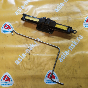 Домкрат Toyota Ipsum ACM21/ACM26/ACR30/MCR30/ACR40/MCR40 09111-44030. 90111-28090. 1250 кг.