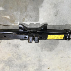 Домкрат Nissan Teana L33 1050 кг.