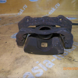 Суппорт Suzuki TD54W/TDA4W Escudo J20A перед, лев