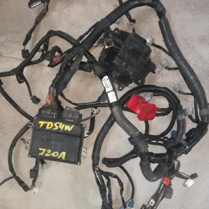Коса ДВС Suzuki J20A Escudo TD54W + компьютер 33921-65J5  112300-5970