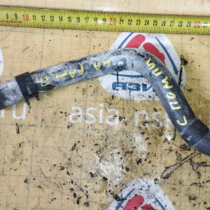 Патрубок радиатора печки Toyota 87245-32270 Camry SV30 3S/4S НИЗ, с помпы на радиатор печки ( трамблёрный )