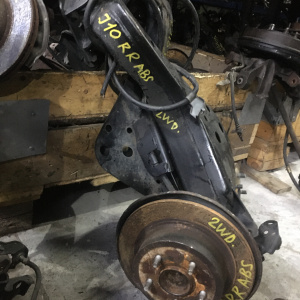 Ступица Nissan J10/J10E Dualis/Qashqai зад, прав 2WD с рычагом 55501JG000, 43202JG000