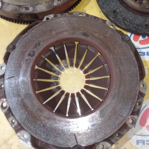 Маховик Chevrolet LD9/Z24SED Captiva C100 '2006-2010 2WD 5MT + корзина 92067365