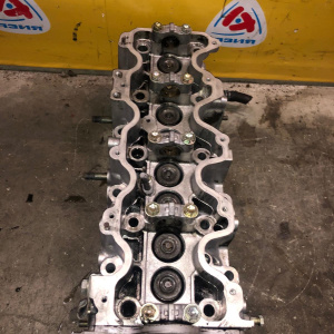 Головка блока TOYOTA 2C/3C вак. на 2 цил ТРЕЩИНЫ МЕЖДУ КЛАПАНОВ с клапанами без распредвала