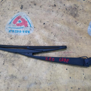 Держатель дворника Nissan Leaf ZE0 R без заглушки